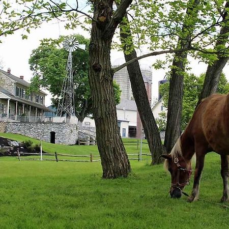 Rocky Acre Farm Bed & Breakfast Mount Joy Exterior foto