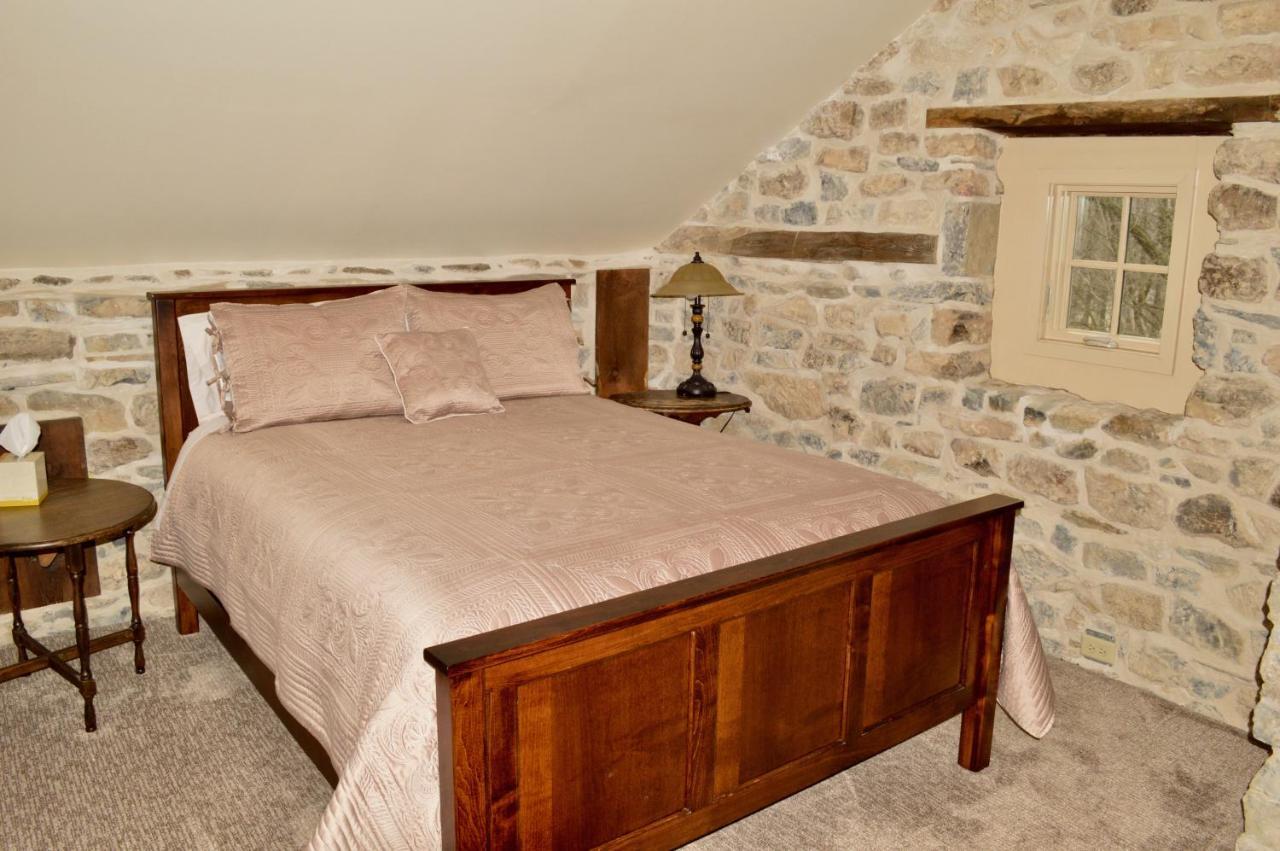 Rocky Acre Farm Bed & Breakfast Mount Joy Exterior foto
